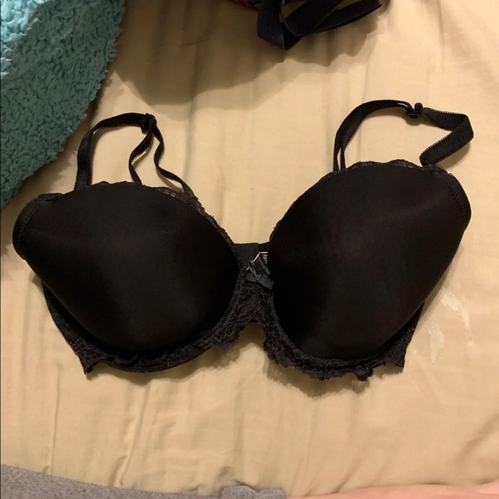 Victoria’s Secret Bra 32DD